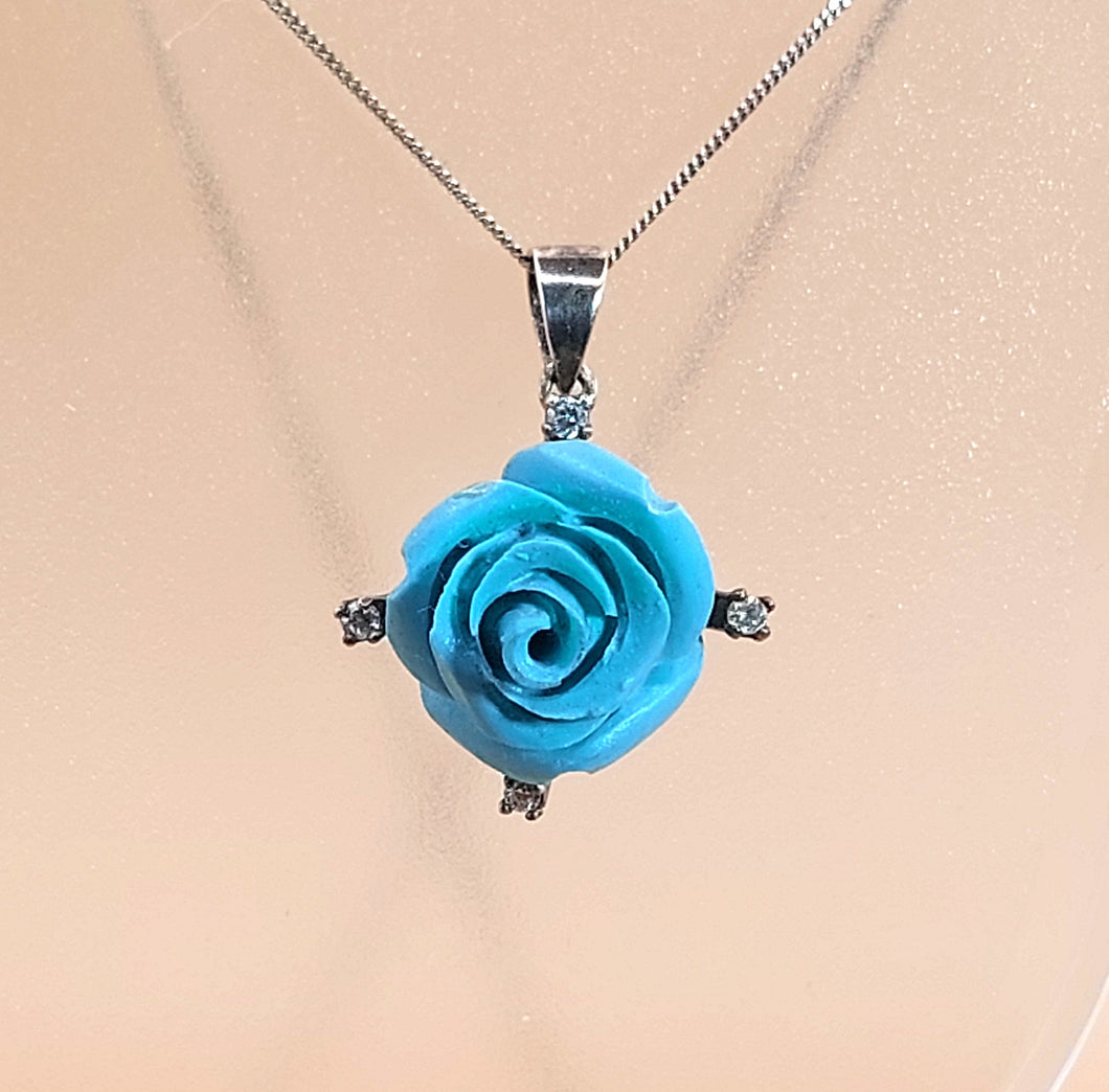 SILVER MEDALLION WITH TURQUOISE ROSE SEMI-PRECIOUS CHAOLITE + 4 SMALL WHITE ZIRCONIA + SILVER CHAIN 45 CM. 