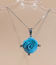 Load image into Gallery viewer, SILVER MEDALLION WITH TURQUOISE ROSE SEMI-PRECIOUS CHAOLITE + 4 SMALL WHITE ZIRCONIA + SILVER CHAIN 45 CM. 
