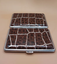 Load image into Gallery viewer, CIGARETTE-CASE UNISEX &quot;CROCO&quot; IN BROWN AND SILVER
