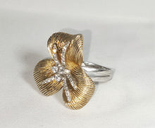 Load image into Gallery viewer, SILVER RING FLOWER GOLD-PLATED
