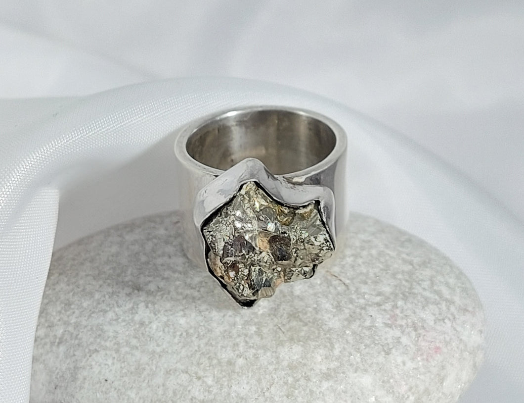 SILVER RING 1 LARGE BAROCK-SHAPED IRON-PYRITES STONE